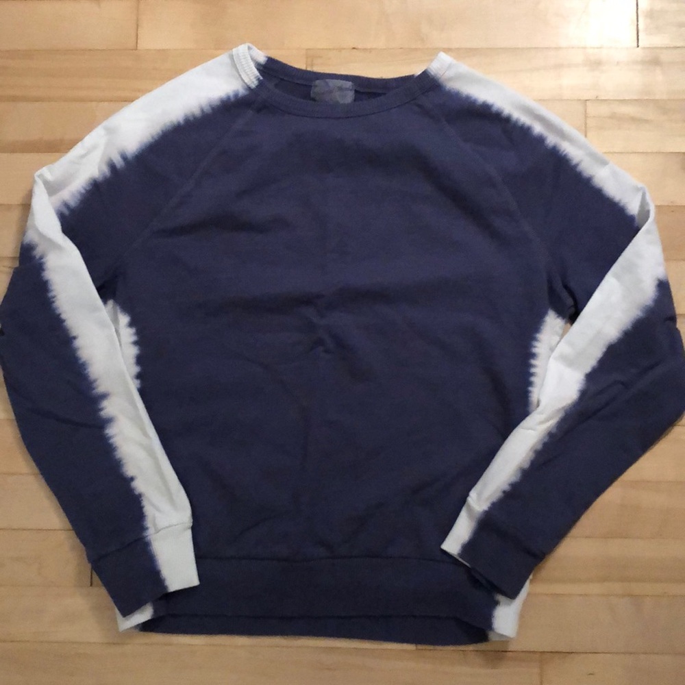 Trendy tie-dye lightweight sweatshirt